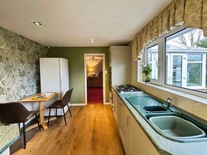 Kitchen- click for photo gallery